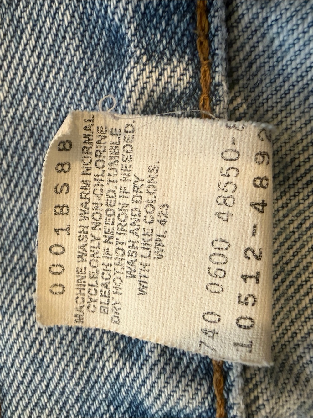 Vintage Light Wash High-Rise Women’s Levi’s Jeans - Blue - Picture 7 of 16
